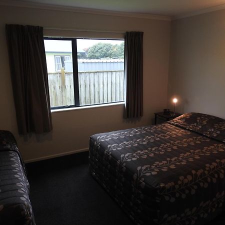 Tudor Lodge Motel ฮาเวรา ภายนอก รูปภาพ