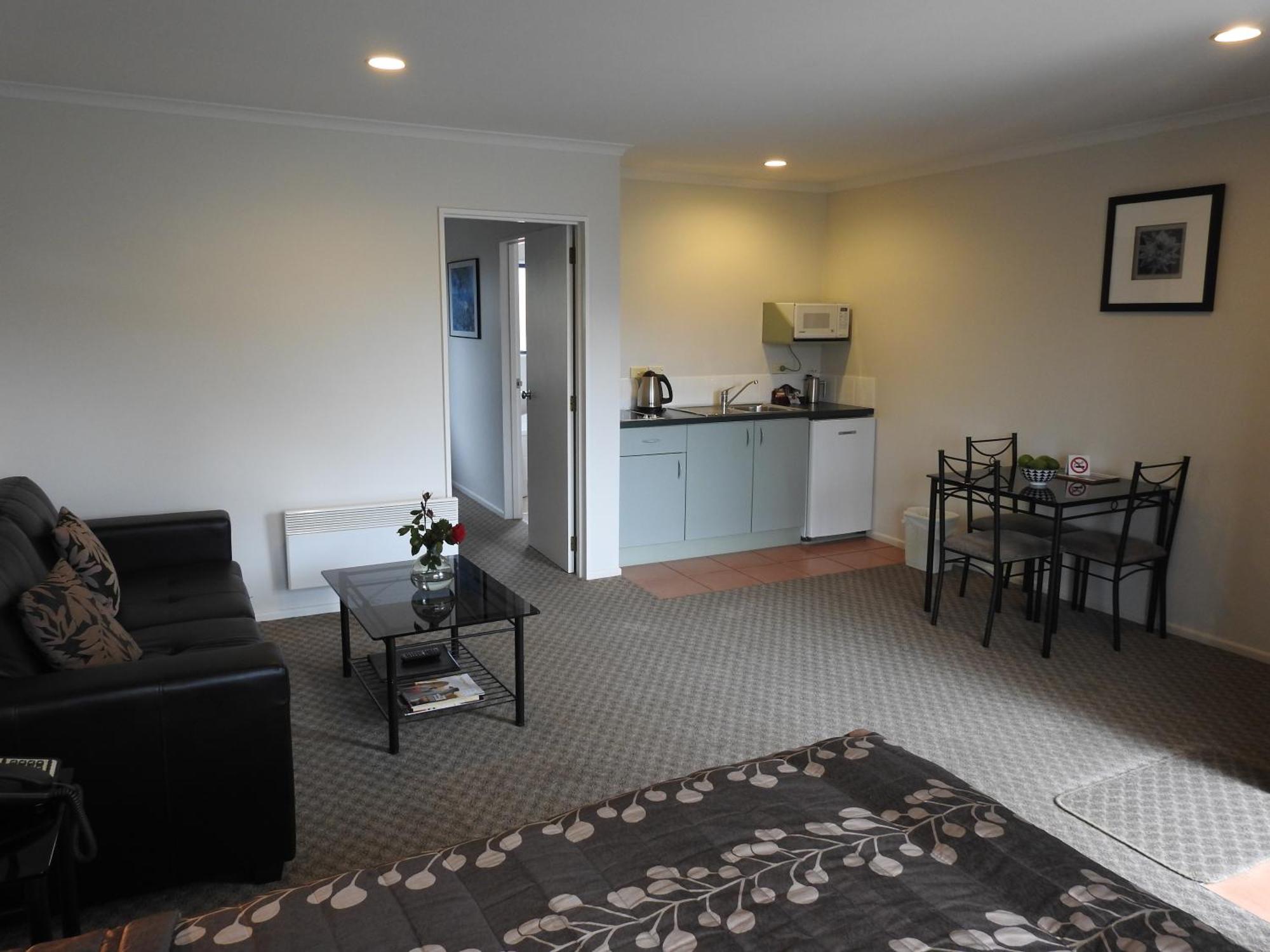 Tudor Lodge Motel ฮาเวรา ภายนอก รูปภาพ
