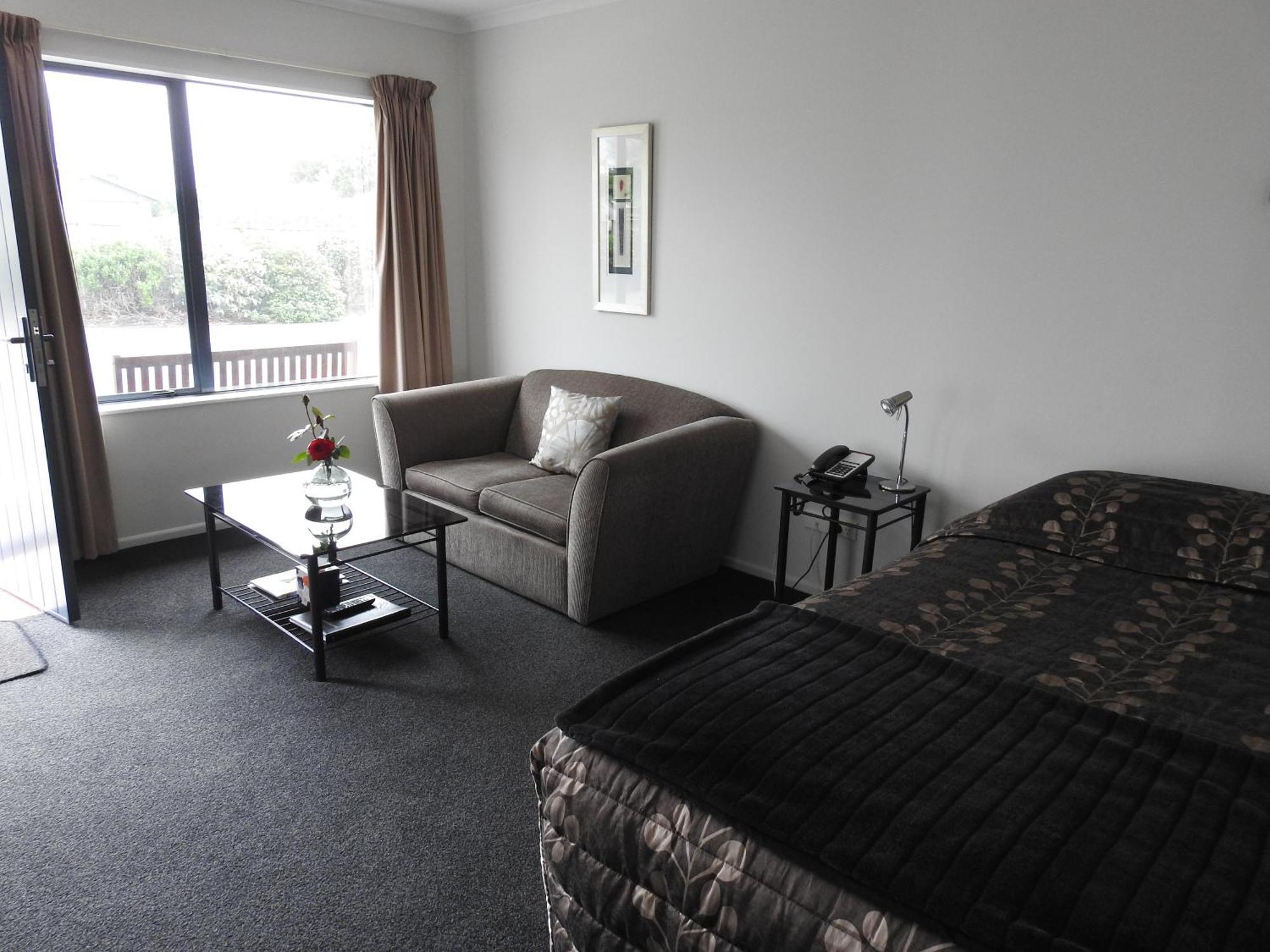 Tudor Lodge Motel ฮาเวรา ภายนอก รูปภาพ