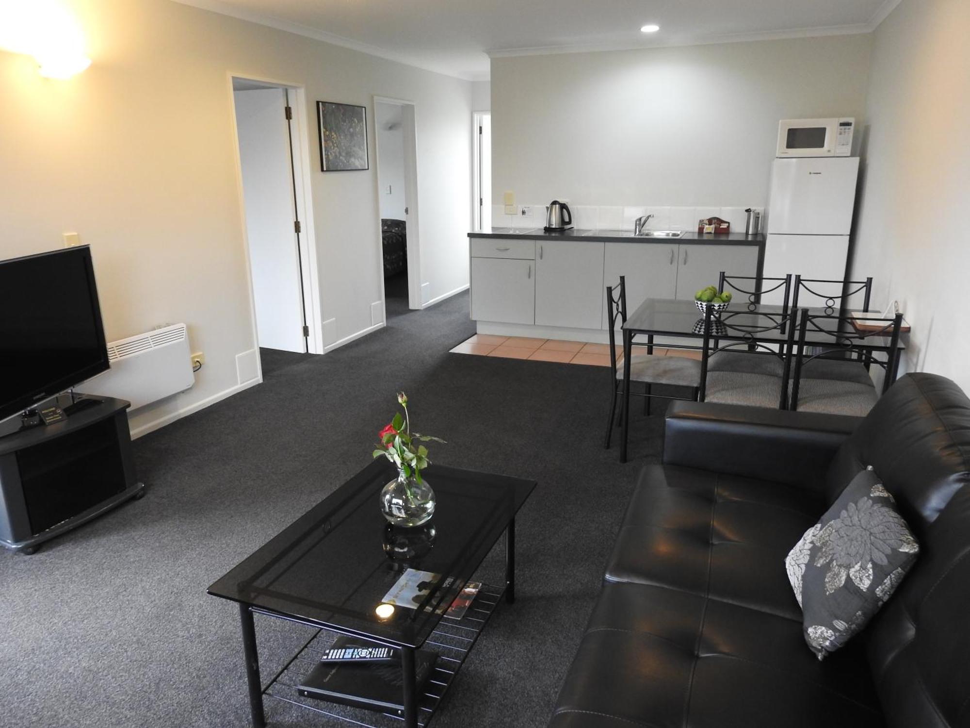 Tudor Lodge Motel ฮาเวรา ภายนอก รูปภาพ